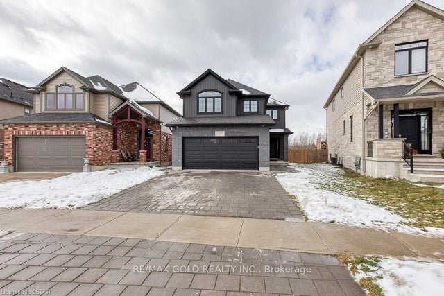 1387 Howlett Circle, London North