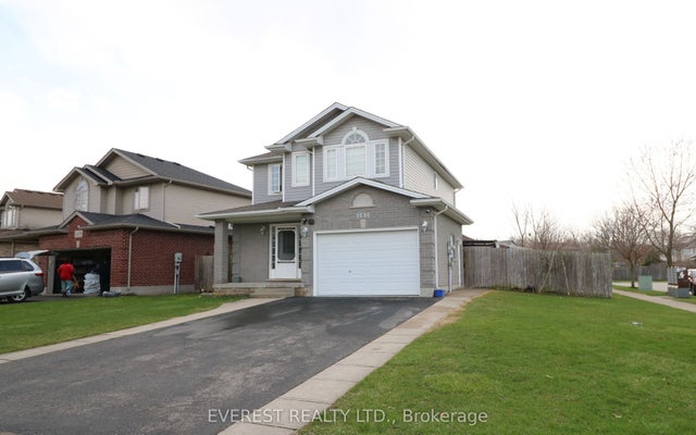 1686 Blackmaple Crescent, London East