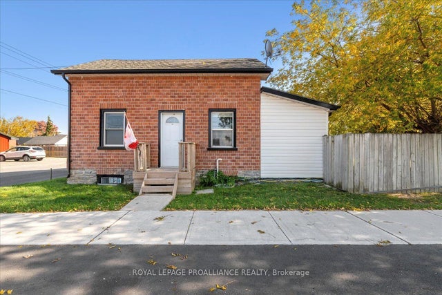 374 Main Street, Prince Edward County