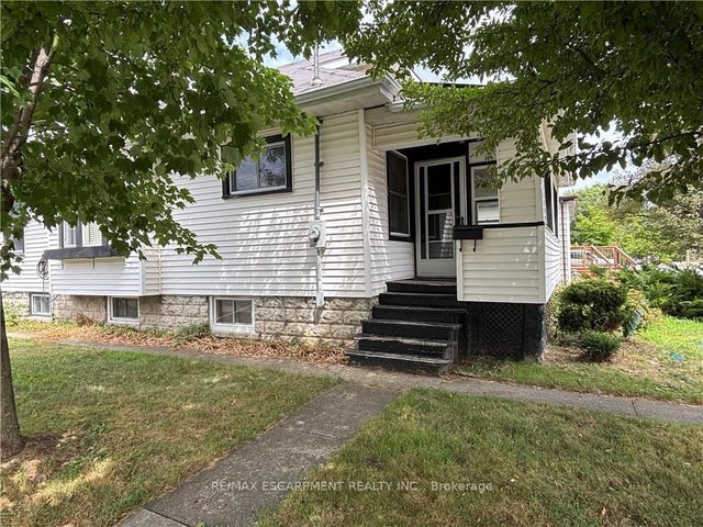 9 Grantham Avenue, St. Catharines
