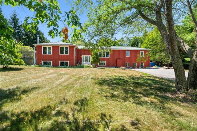 1207 Shannon Road, Prince Edward County
