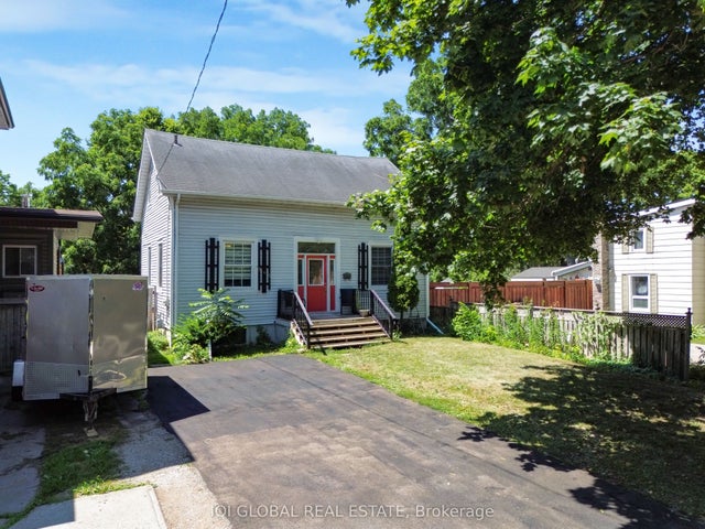 242 Queenston Road, Cambridge