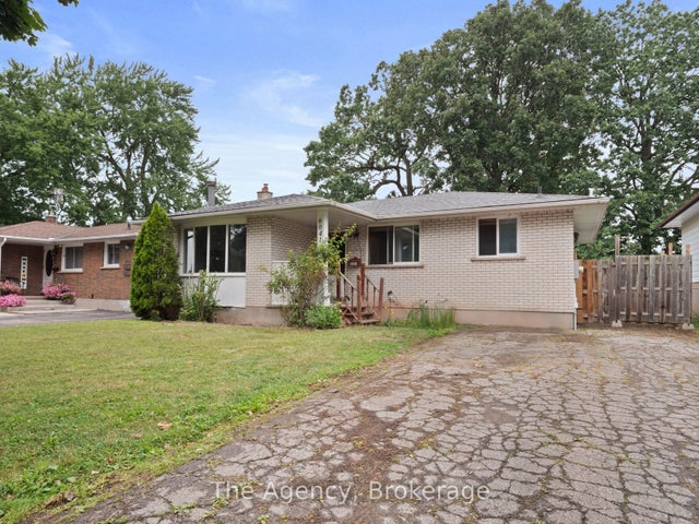 6041 Cadham Street, Niagara Falls