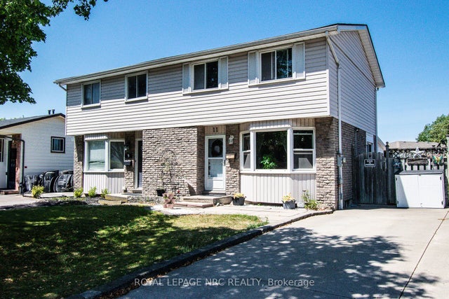 11 Exeter Drive, St. Catharines