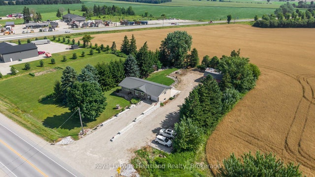 8715 Wellington Rd 7 Road, Mapleton