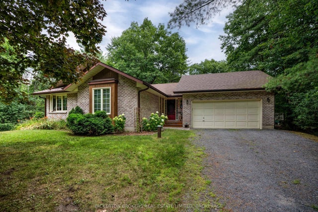 16 Village Estates Road S, Leeds and the Thousand Islands