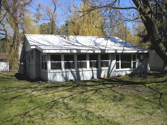 6342 London Road, Lambton Shores