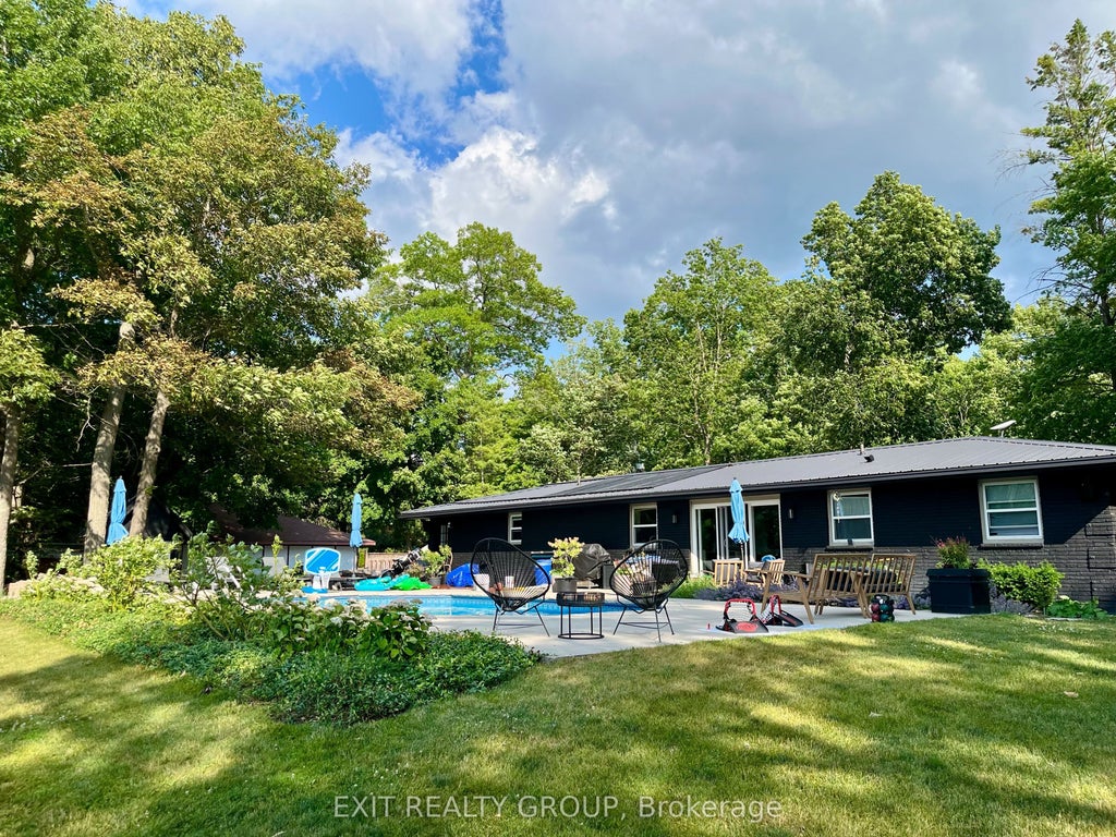 207 Cooke Armstrong Road, Quinte West