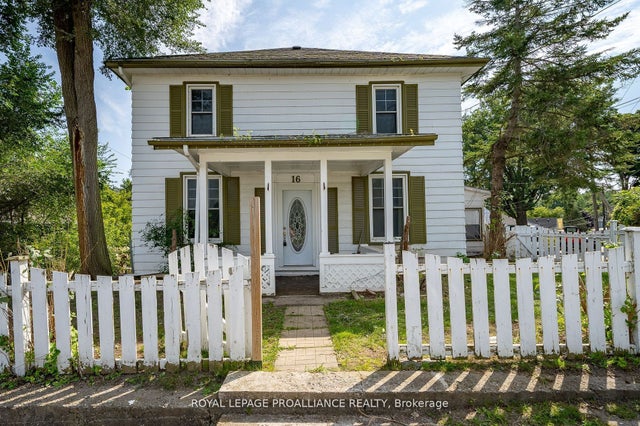 16 Bridge Street, Prince Edward County