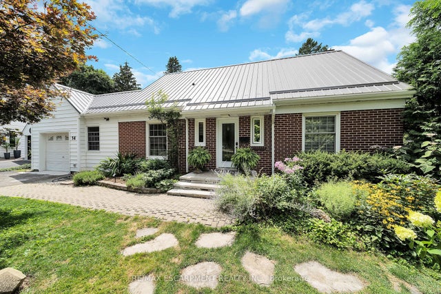 14 Simcoe Boulevard, Norfolk