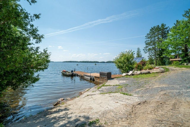 2475 Alf's Bay Lane, Central Frontenac