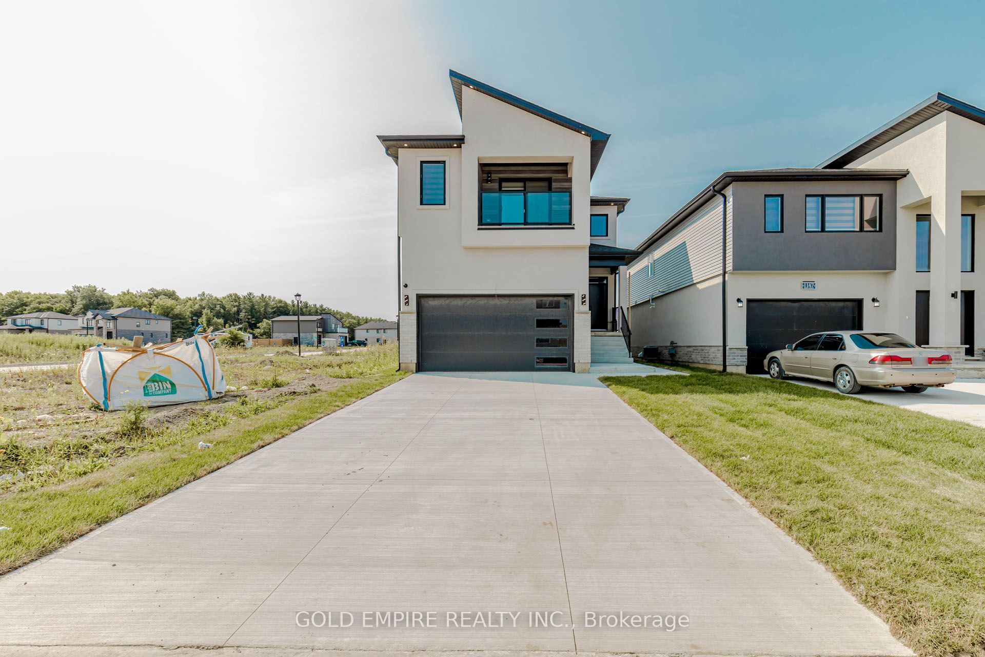 Photo of Listing #X12326121