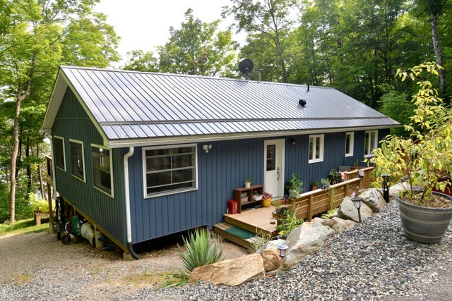 1099 Almost Lane, Frontenac
