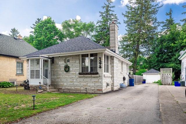 1374 Wilton Avenue, London East