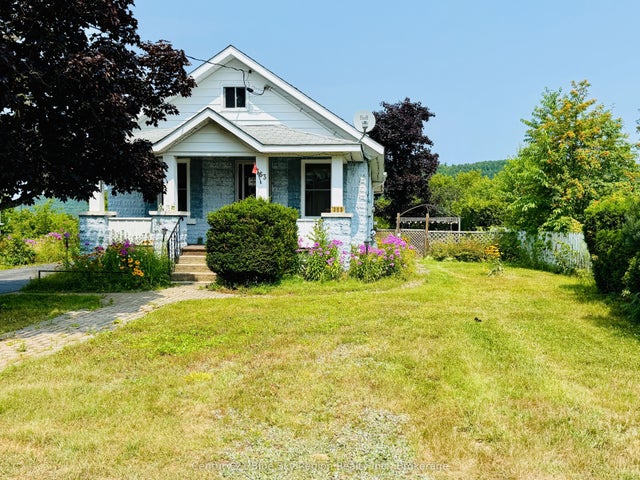 363 Park Street, Mattawa