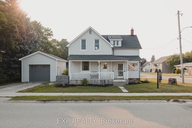 505 Wallace Avenue S, North Perth