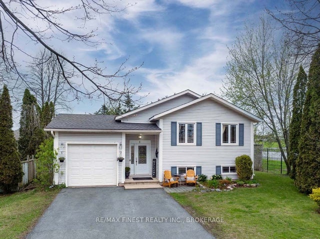 1 Heritage Drive, Loyalist