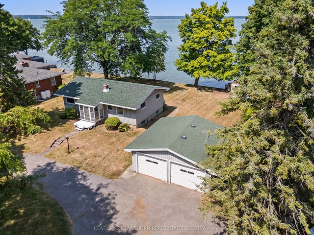 11468 Loyalist Parkway, Prince Edward County