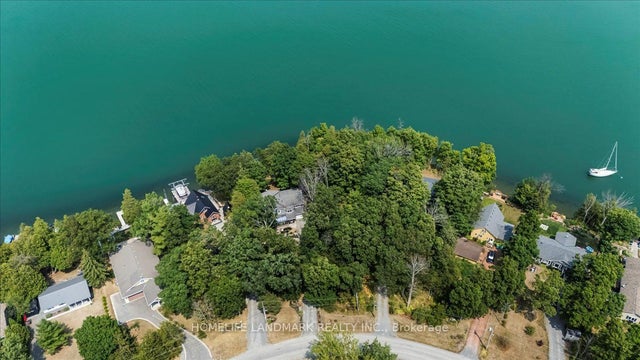 Prinyers Cove Crescent, Prince Edward County