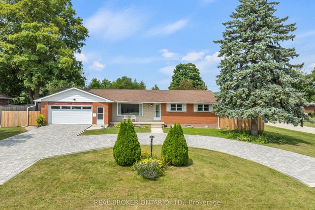 490 Saddler Street E, West Grey