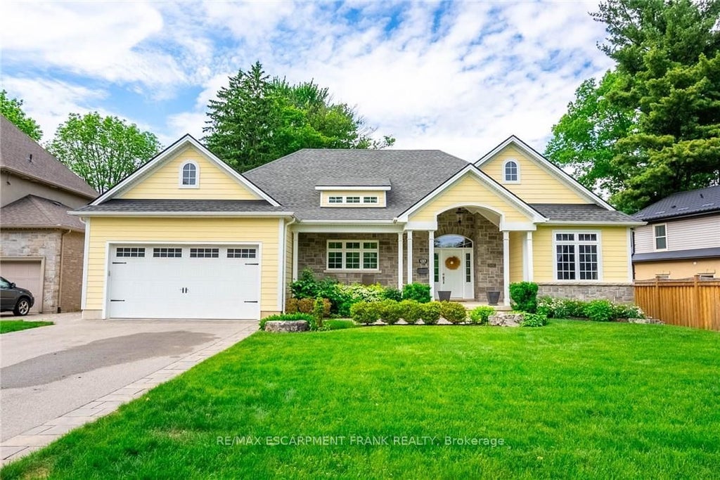 157 Terrence Park Drive, Hamilton