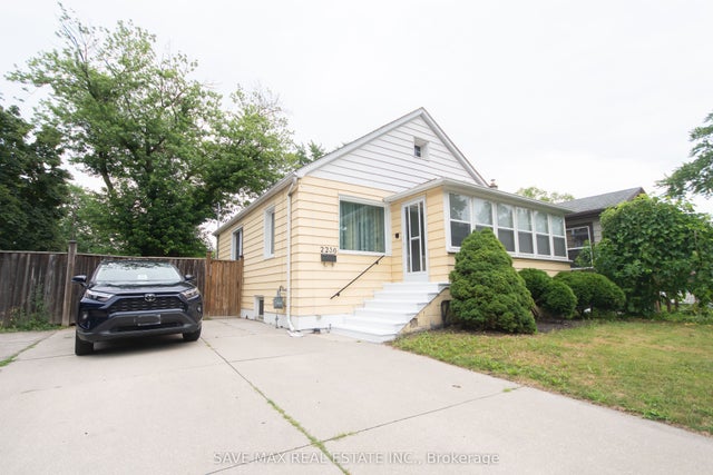 2236 Church Street, Windsor