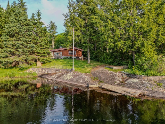 1070 Chaikof Road, Bracebridge