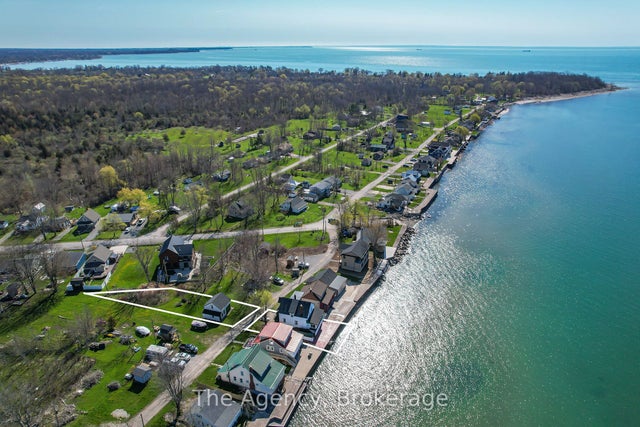 11611 Beach Road W, Wainfleet
