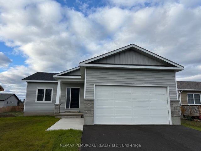 14 Durant Street, Petawawa