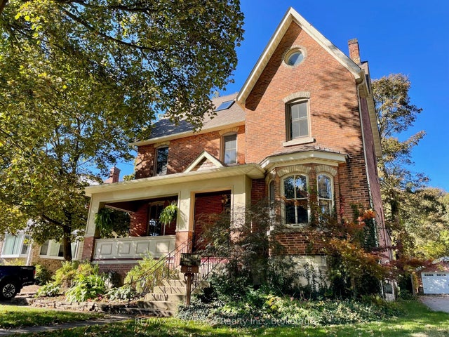922 3rd Avenue W, Owen Sound