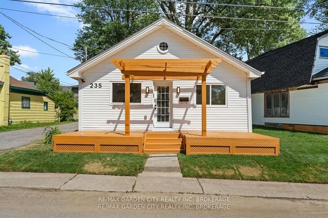 235 Lincoln Road W, Fort Erie
