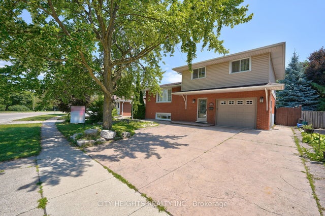 207 Christopher Drive, Cambridge