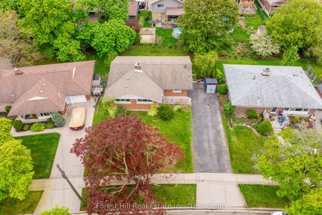 110 Stonybrook Drive, Kitchener