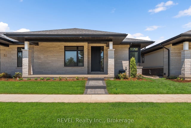 8 Accursi Crescent, Pelham