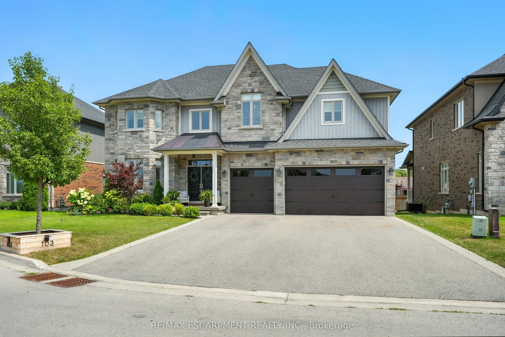 103 Lampman Drive, Grimsby