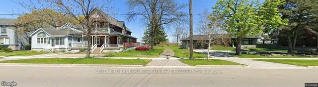 867 Beach Boulevard, Hamilton