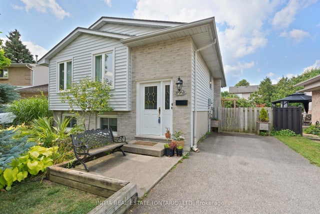 72 Blanchard Crescent, London North
