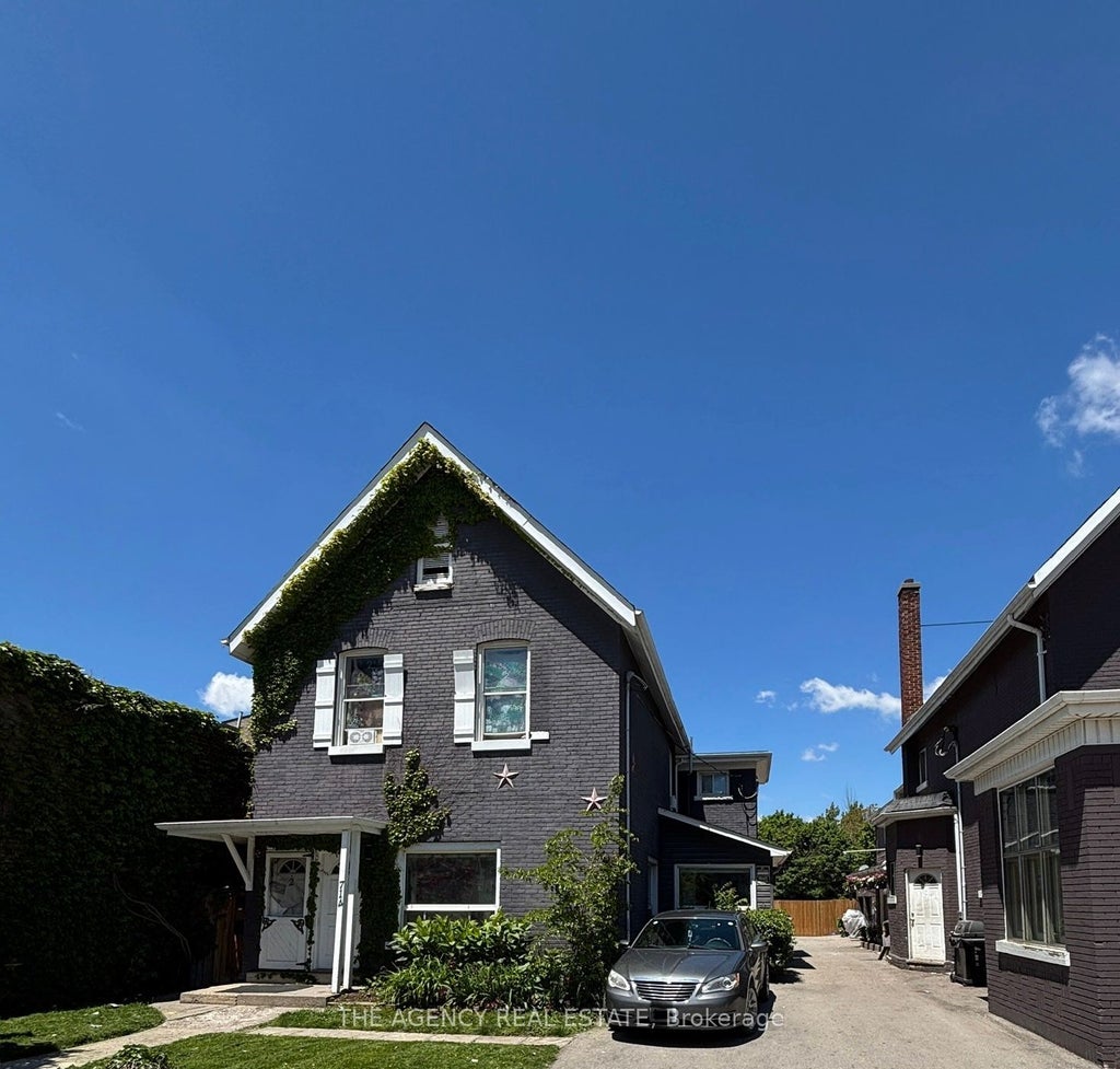 714 Dundas Street, London East