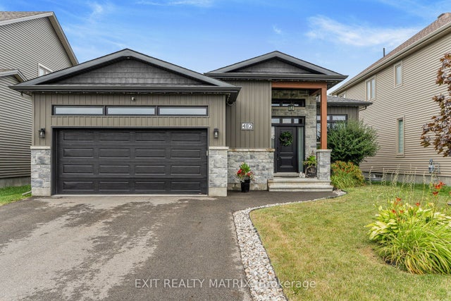482 Central Park Boulevard, Russell