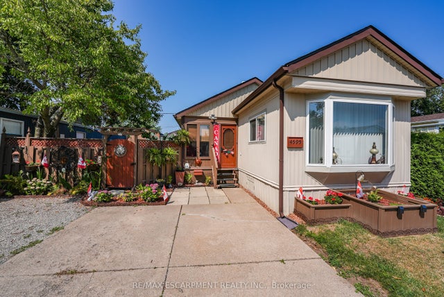 4595 Martha Lane, Lincoln