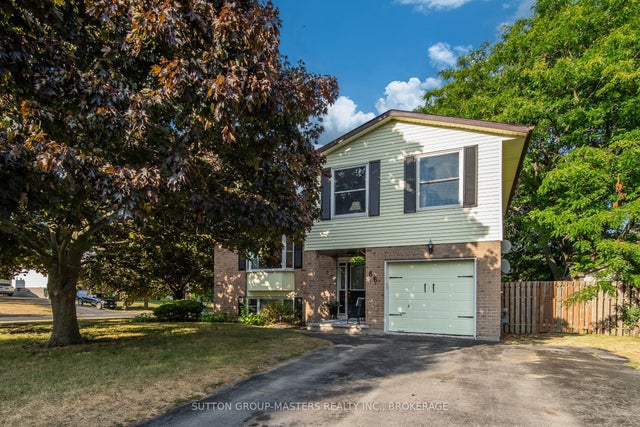 66 Nicholson Crescent, Loyalist