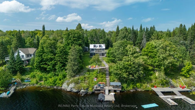 16 Golden Horseshoe Lane, Whitestone