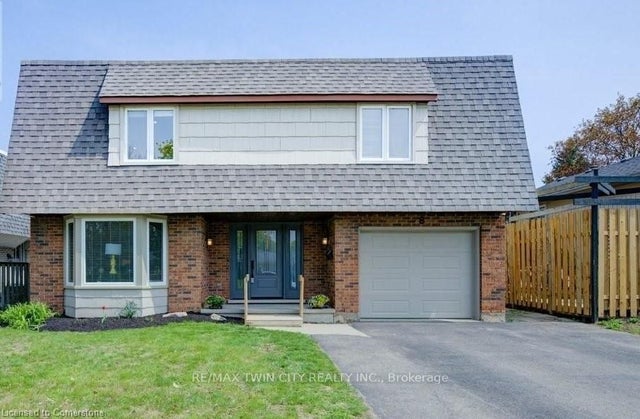 8 Roseneath Crescent S B, Kitchener