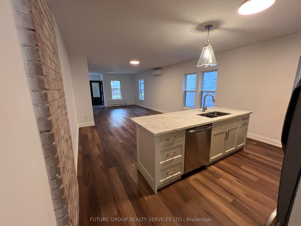 4876 Simcoe Street 2, Niagara Falls