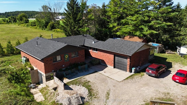 261046 Concession 18 Concession, West Grey