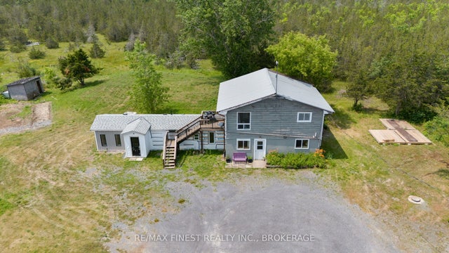 780 Wing Road, Loyalist