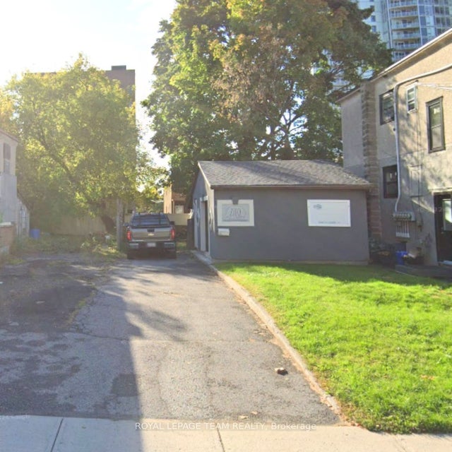 66 Pamilla Street, Dows Lake - Civic Hospital and Area