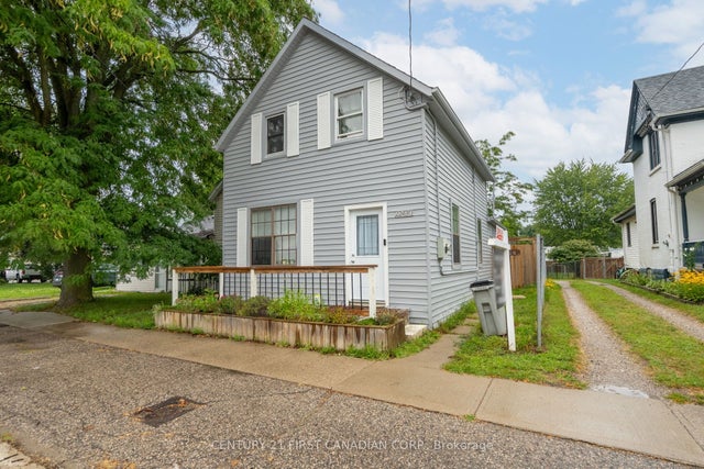 22430 Adelaide Road, Strathroy-Caradoc