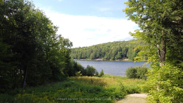 Lakeview Drive, Perry