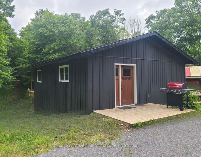 7760 Canoe Lake Road, Frontenac